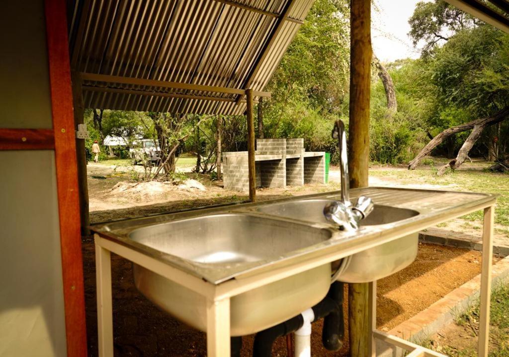 Sitatunga Campsite Маун Экстерьер фото
